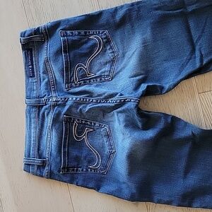 Rock & Republic straight leg jeans.  Size 6